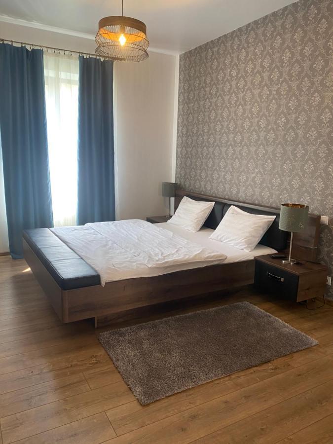 DD Studio Deluxe Sibiu Buitenkant foto
