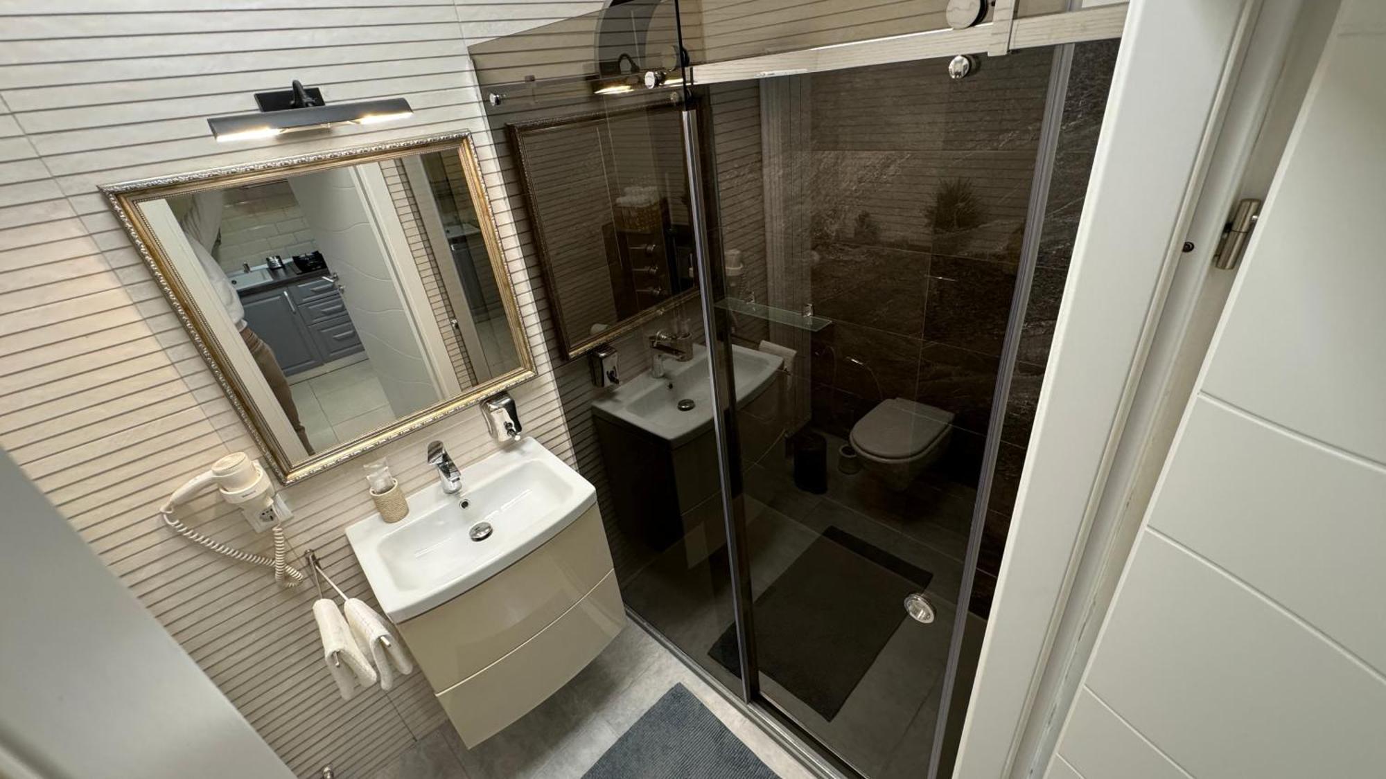 DD Studio Deluxe Sibiu Buitenkant foto